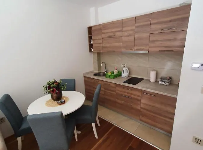 Lux - Balkan Hil 1 アパート *