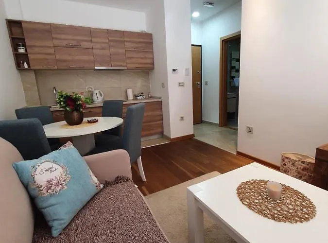 Lux - Balkan Hil 1 アパート